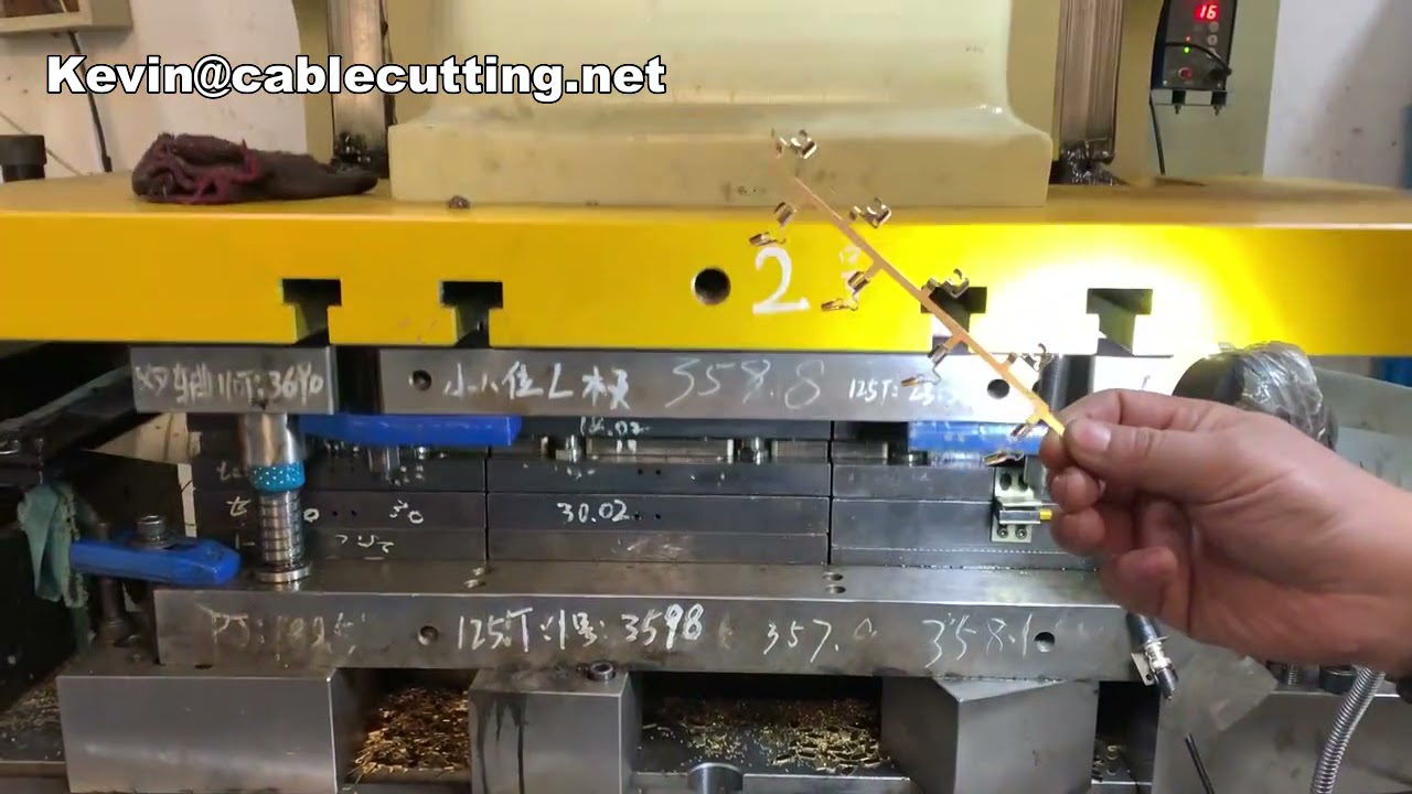 16A Solid Hollow Plug Insert Crimping Machine, 16A Plug Insert Production Line, Europe Plug Insert
