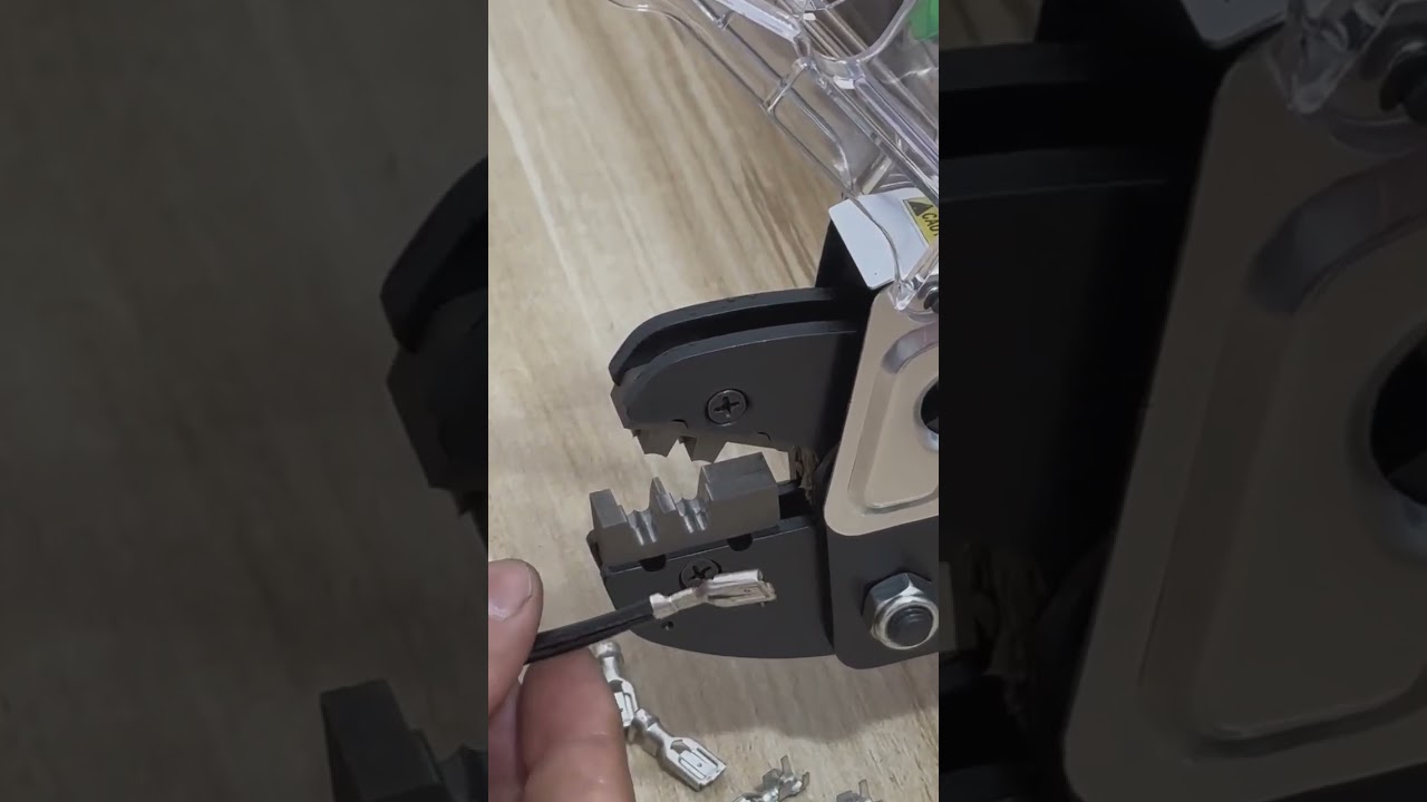 Easy Plug & Play Terminal Crimping Machine for Ferrule Connectors