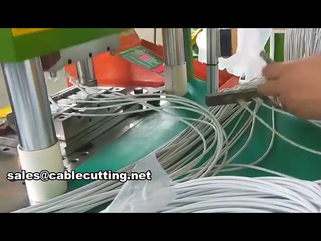 Термопластавтомат для литья USB-кабелей