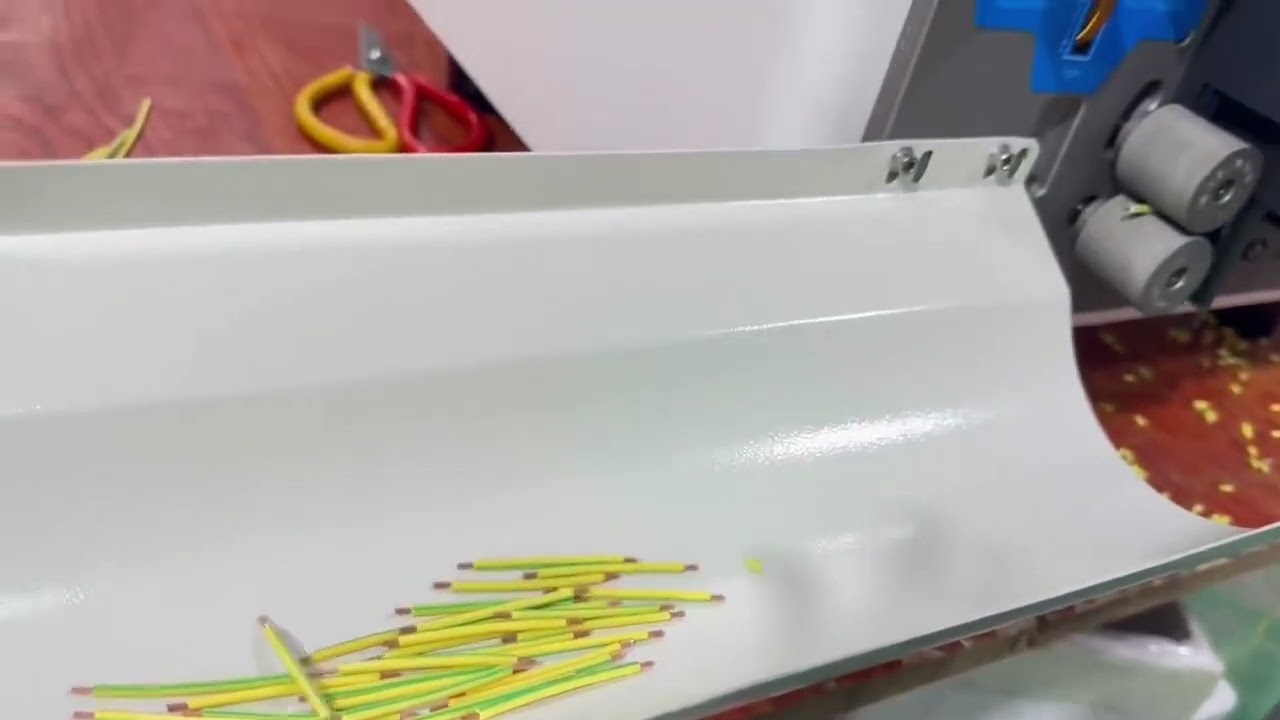 Fully Automatic Computer Wire Stripping Machine - Fast & Efficient